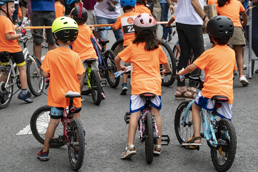 Fiesta infantil de la bicicleta en Boulevard