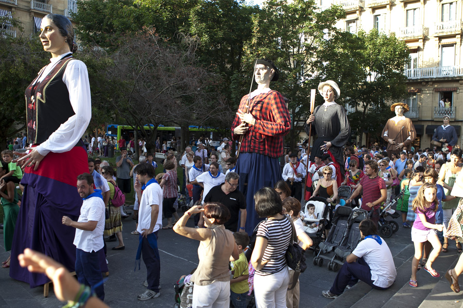 Gigantes y cabezudos